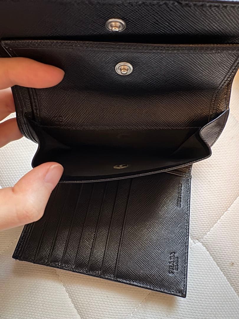 PRADA プラダ 三角ロゴ ナイロン 二つ折り財布 黒 メンズ レディース