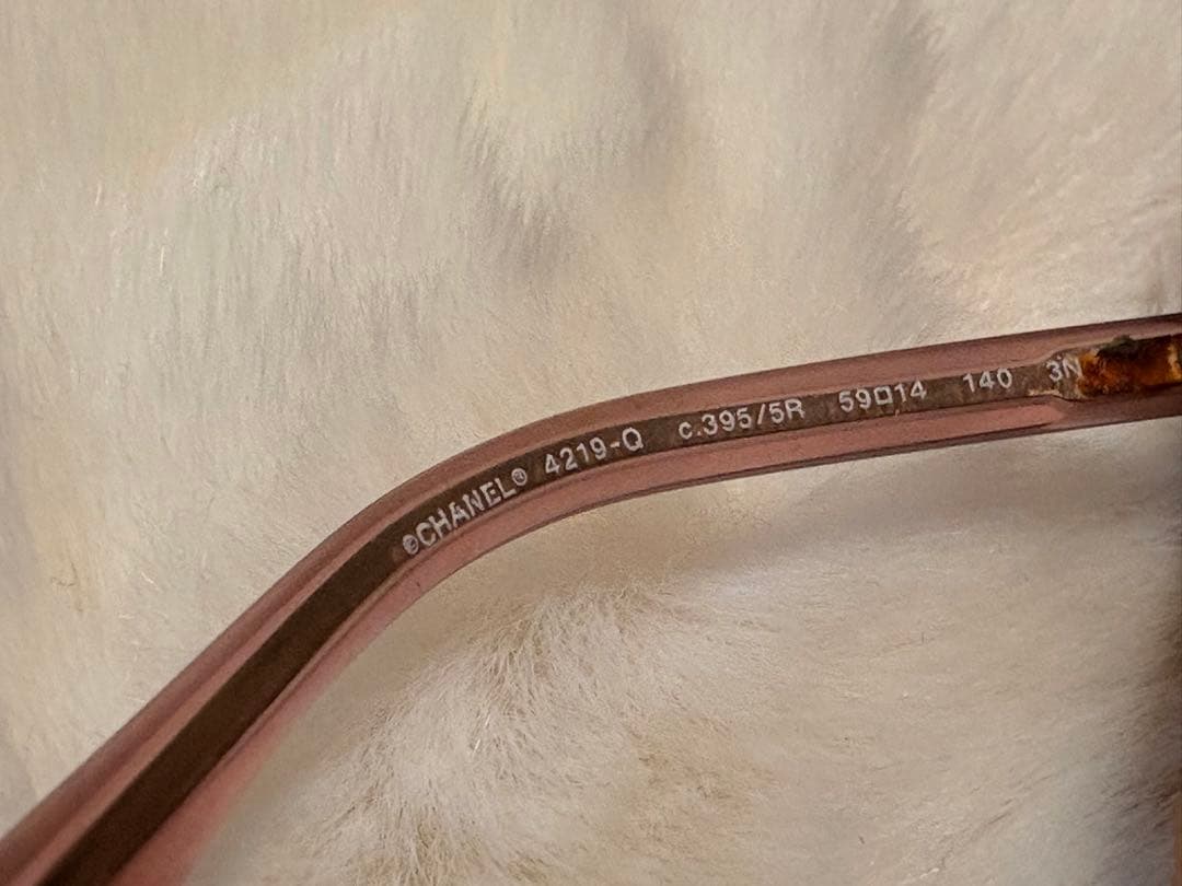Chanel アビエーターサングラス ピンク