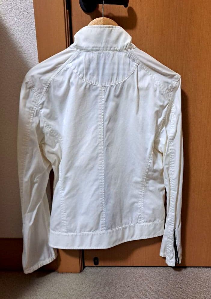 グリーンさん専用　ホワイトブルゾン　バーバリーブラックレーベル