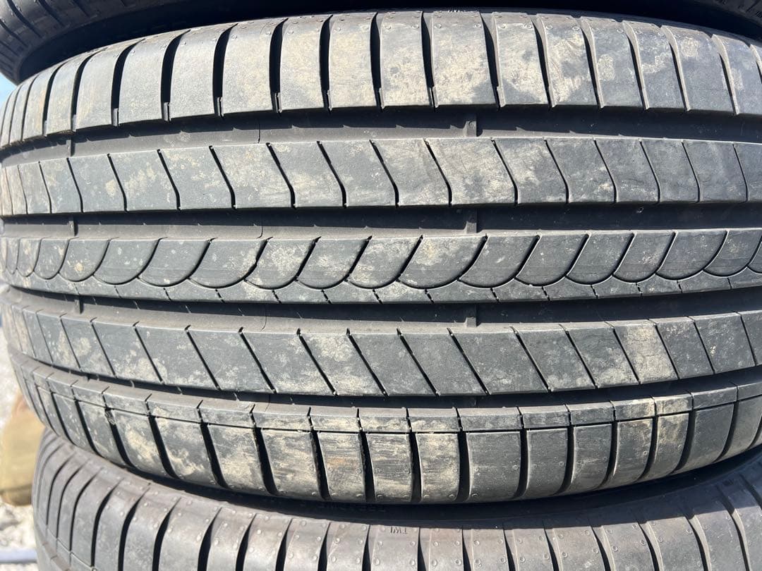 ピレリ　チンチュラート　ロッソ　215/45r17 25年製　極上　バリ山