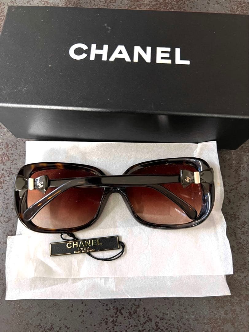 CHANEL リボン　サングラス　シャネル