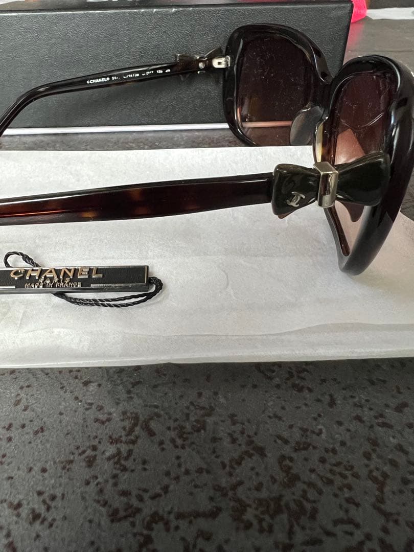 CHANEL リボン　サングラス　シャネル