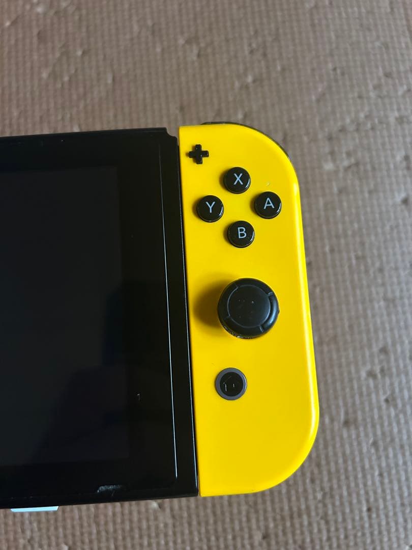 Nintendo Switch 本体 紫と黄色のJoy-Con