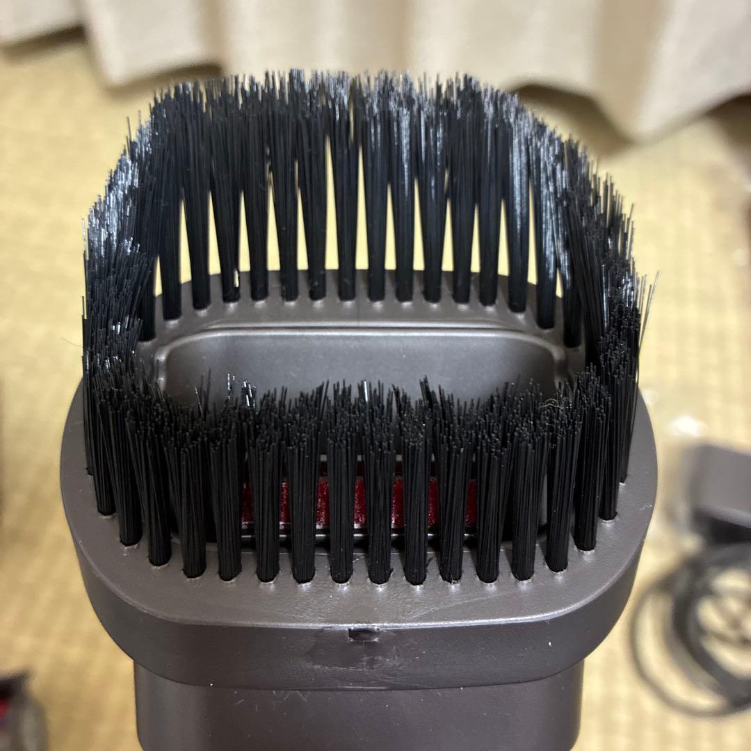 Dyson V8 Fluffy 各種アタッチメント付き