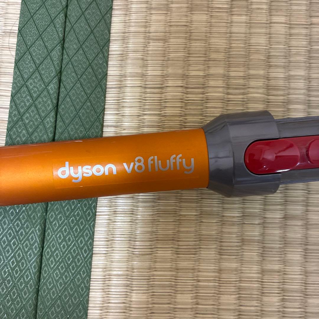 Dyson V8 Fluffy 各種アタッチメント付き