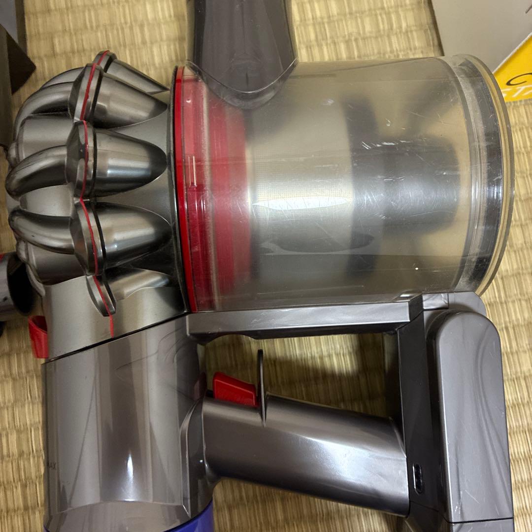 Dyson V8 Fluffy 各種アタッチメント付き