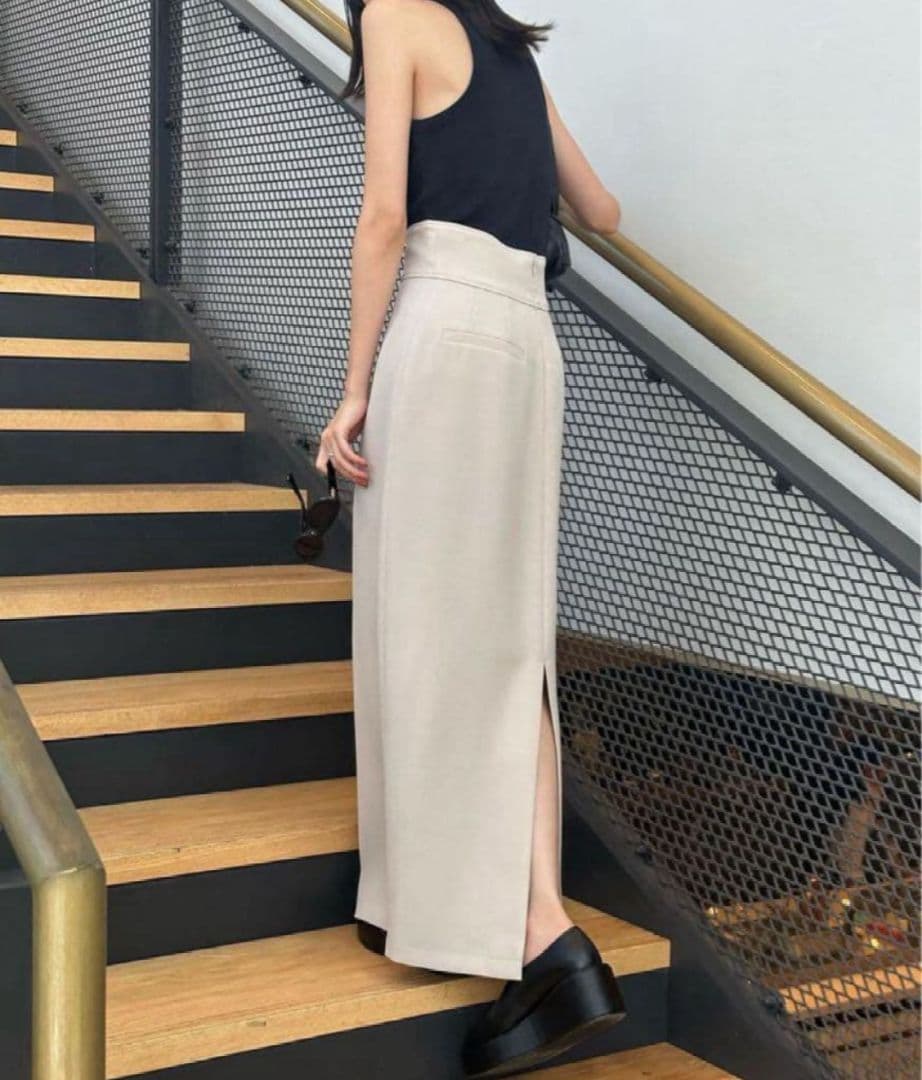m*n様 CLANE HIGH WAIST COCOON SKIRT　黒　サイズ