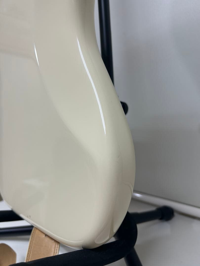 Burns London Bison Bass White エレキベース 廃盤