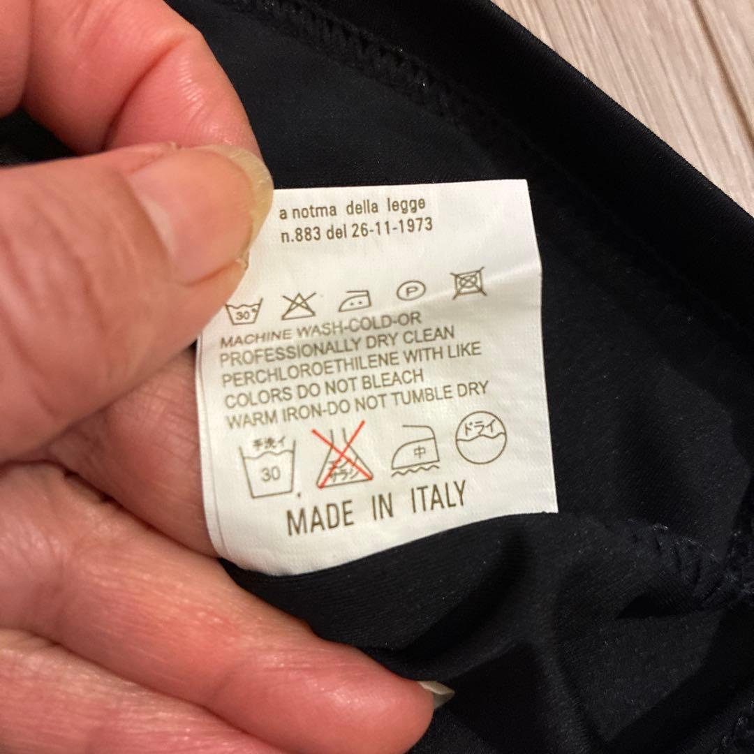 お値引きしました！PRADA ブラック Tシャツ 半袖