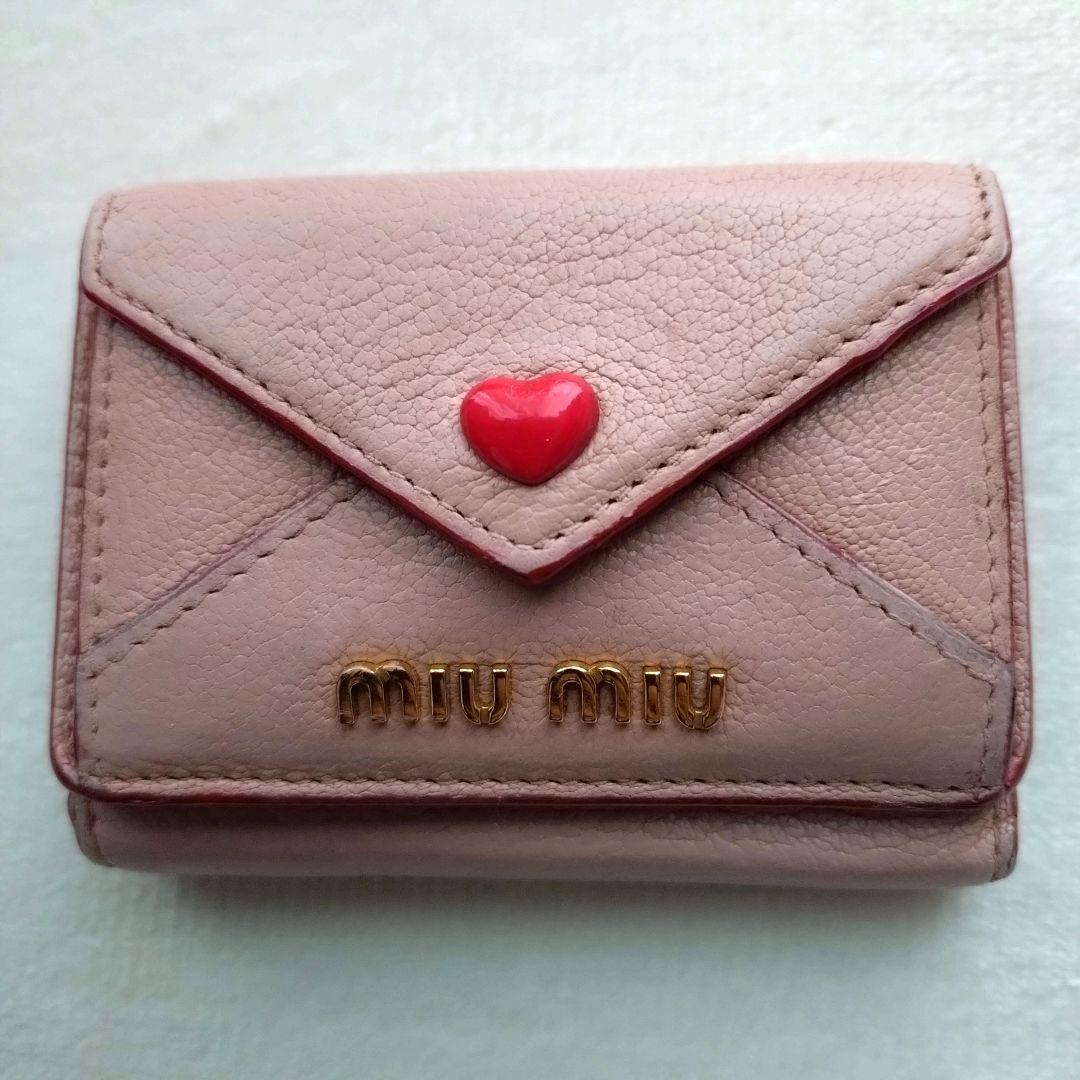 MIUMIU 折り財布 ラブレター ゴールドロゴ ハート ピンクベージュ