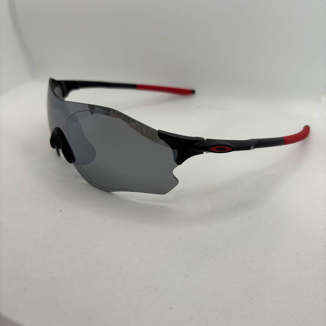 Oakleyオークリースポーツサングラス偏光レンズ シルバーチタニウム 超軽量