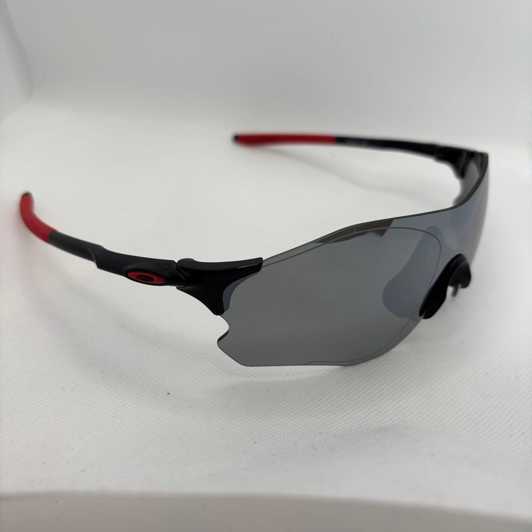 Oakleyオークリースポーツサングラス偏光レンズ シルバーチタニウム 超軽量