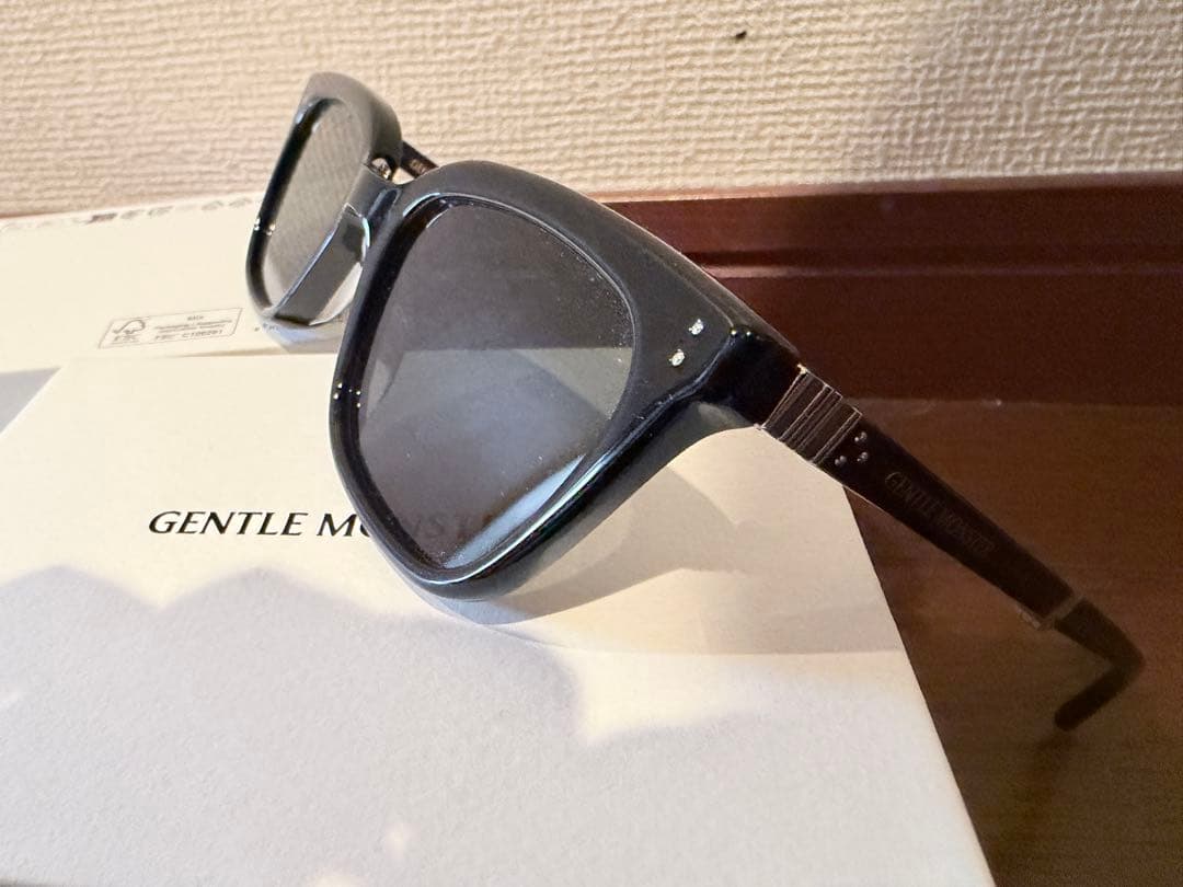 GENTLE MONSTER サングラス　Matiny 01