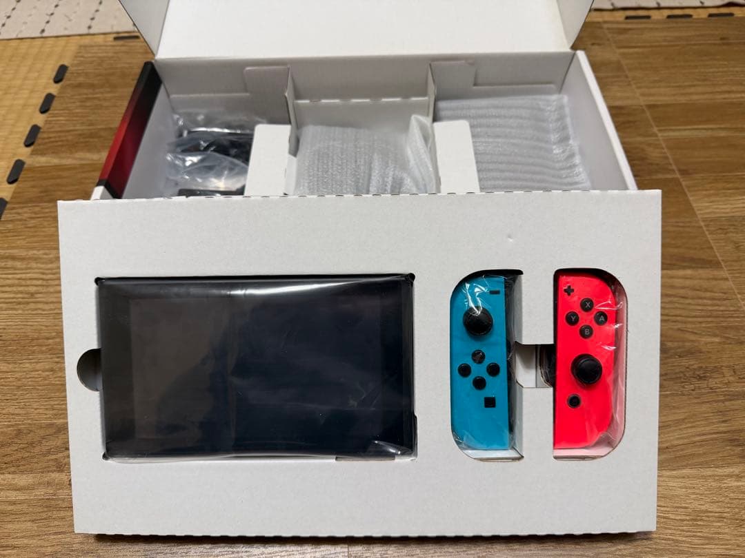 Nintendo Switch 本体 赤/青 Joy-Con