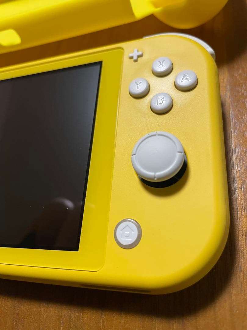 【極美品】Nintendo Switch Lite イエローとブレワイセット売り