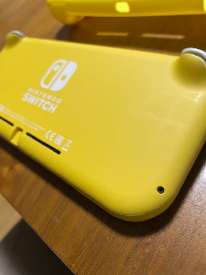 【極美品】Nintendo Switch Lite イエローとブレワイセット売り
