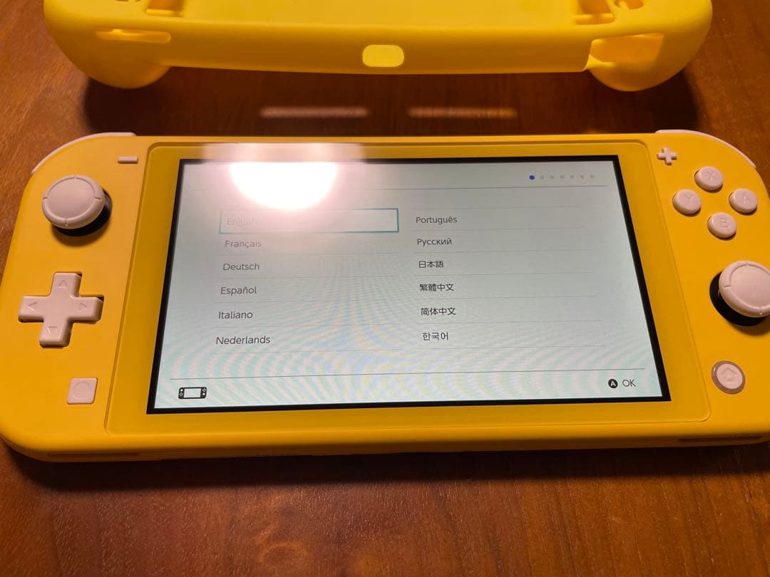 【極美品】Nintendo Switch Lite イエローとブレワイセット売り