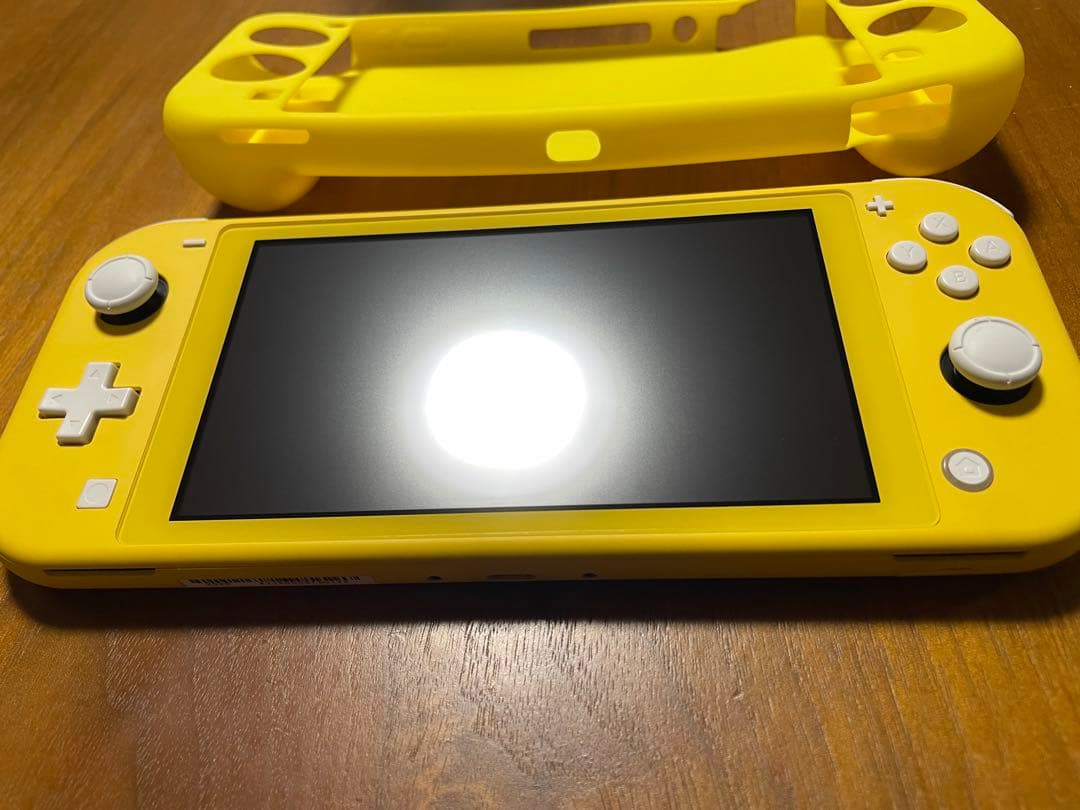 【極美品】Nintendo Switch Lite イエローとブレワイセット売り