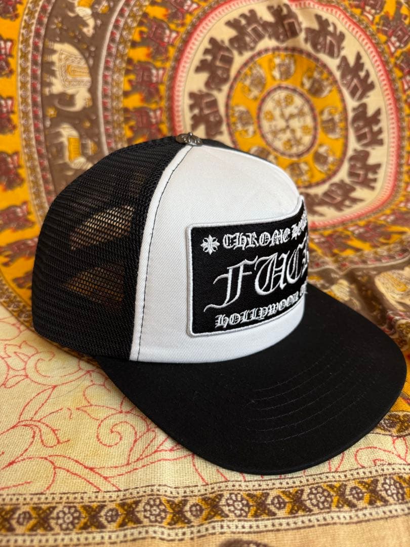CHROME HEARTS トラッカーキャップ早い者勝ち！！