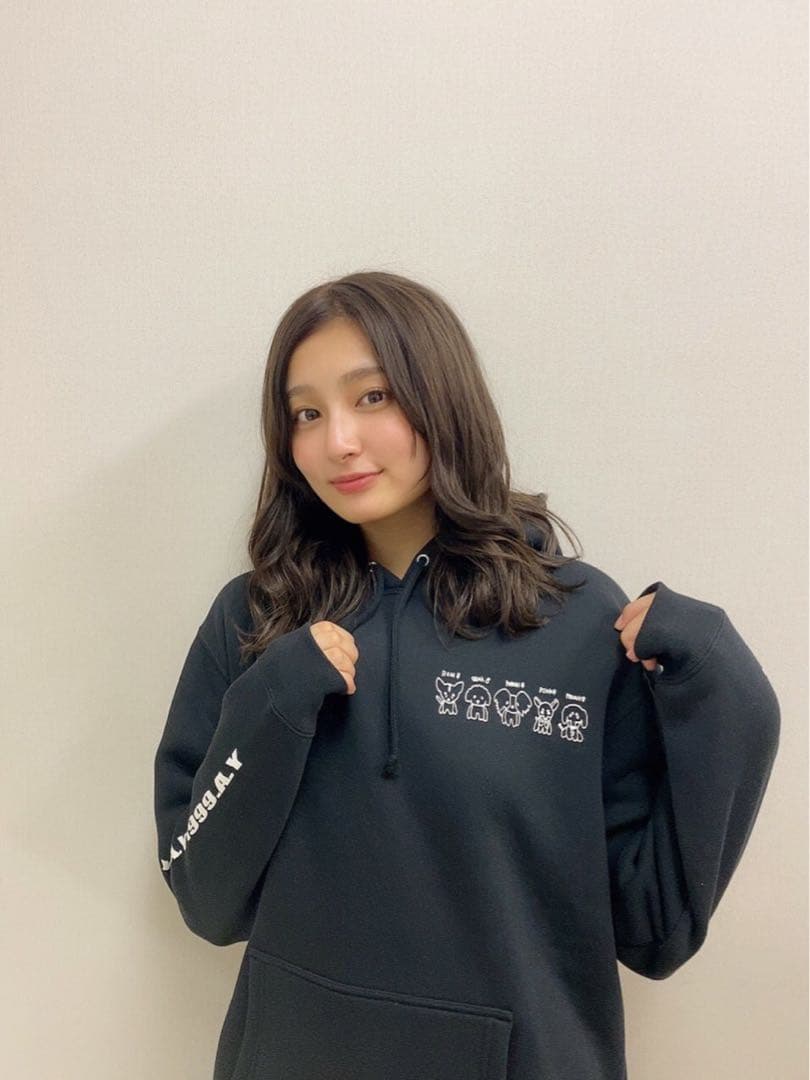 つ*ー様 吉川愛 パーカー