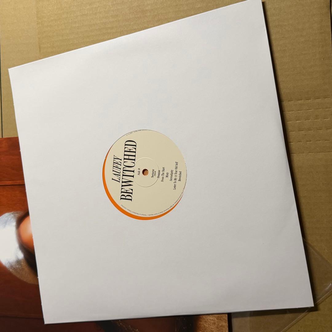 Laufey Bewitched アナログ LP レコード ゲートフォールド仕様