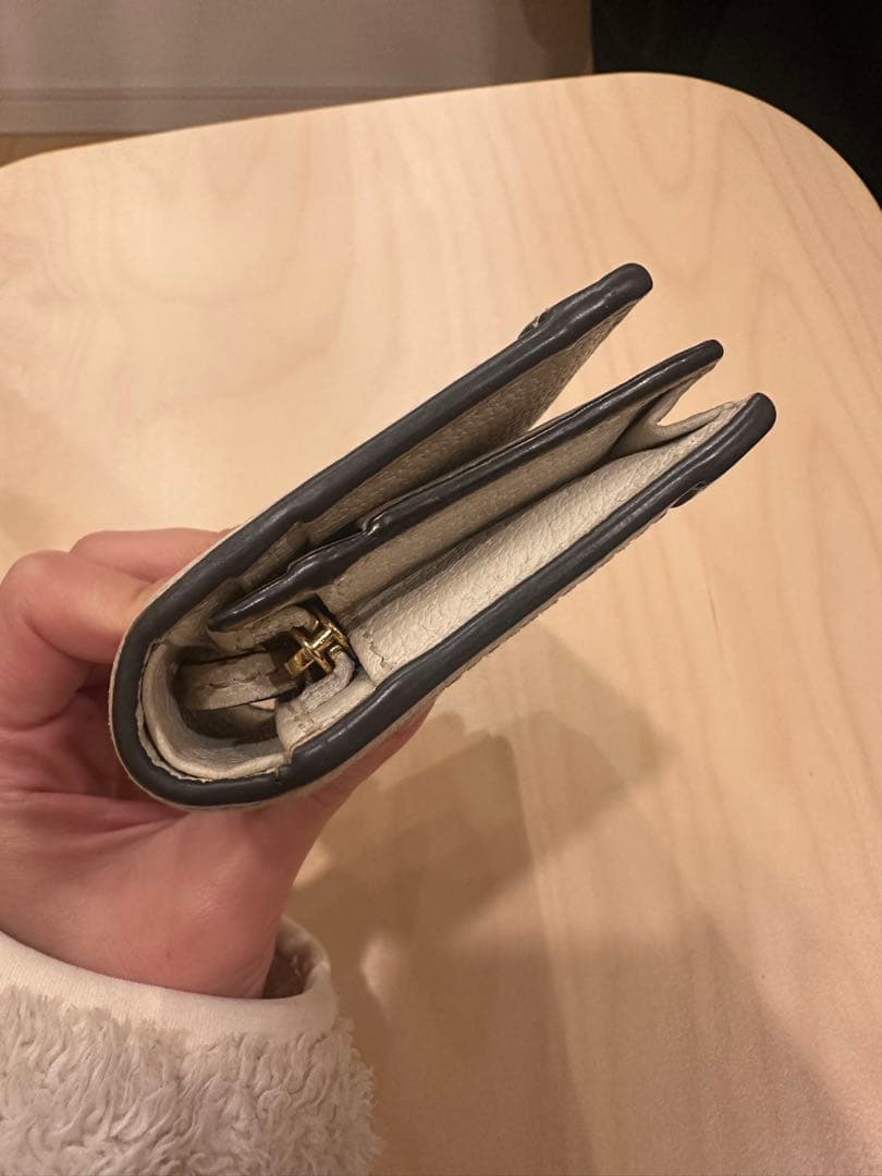 Gucci 二つ折り財布 ホワイト