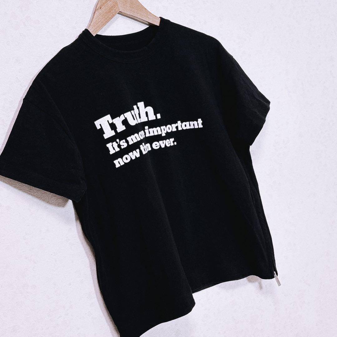 希少 sacai×NYT Truthプリント 両サイドジップ Tシャツ 日本製