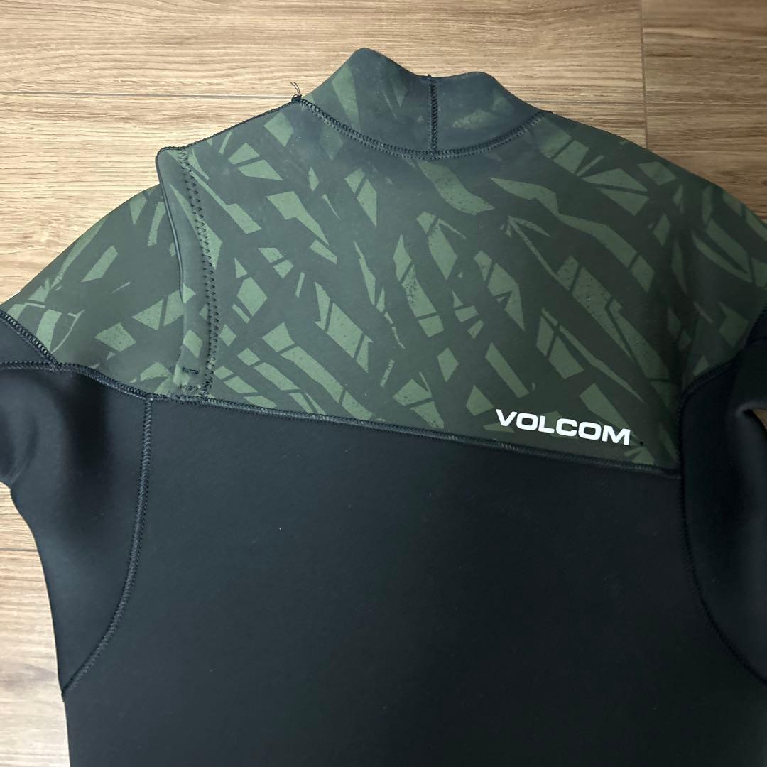 Volcom フルスーツ ブラック/カモフラージュ 4/3mm ボルコム