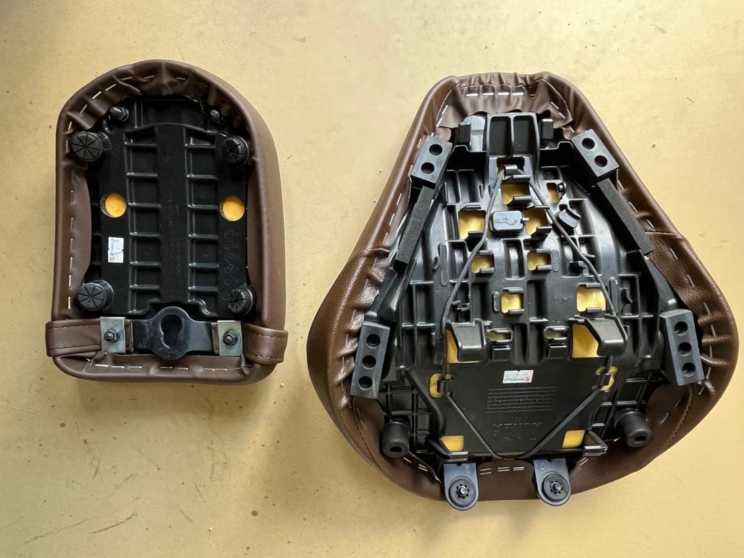 レブル250 純正シート