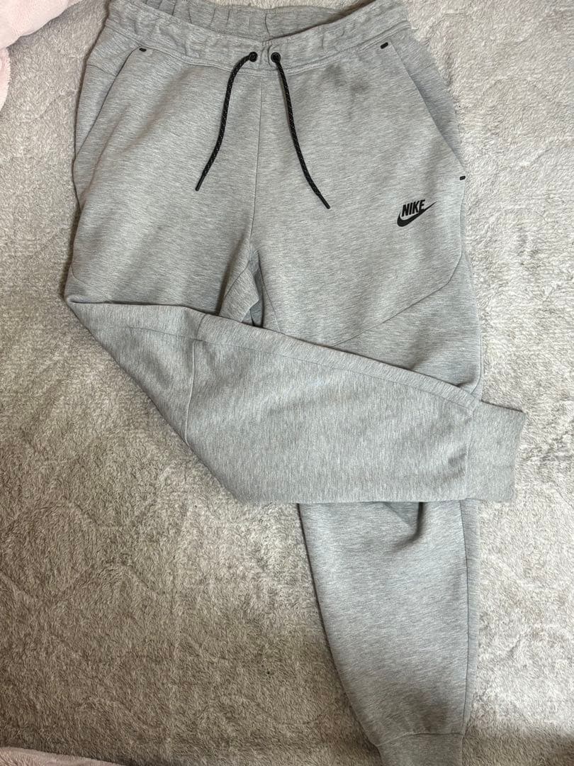 【ほぼ未使用】Nike テックフリース ジョグパンツ