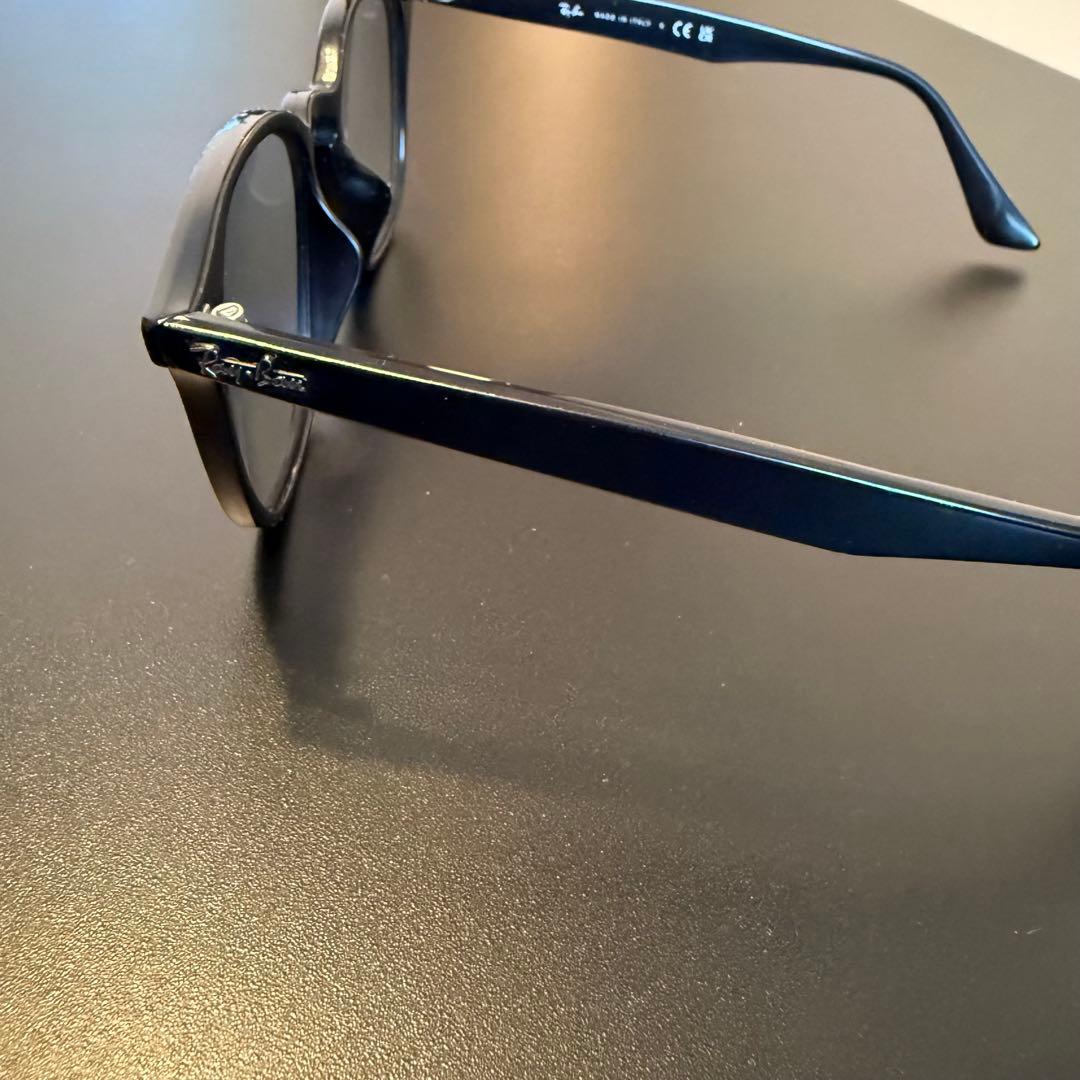 る*な様 レイバンRay-Ban 型番:RB4258F 601/87 サングラス