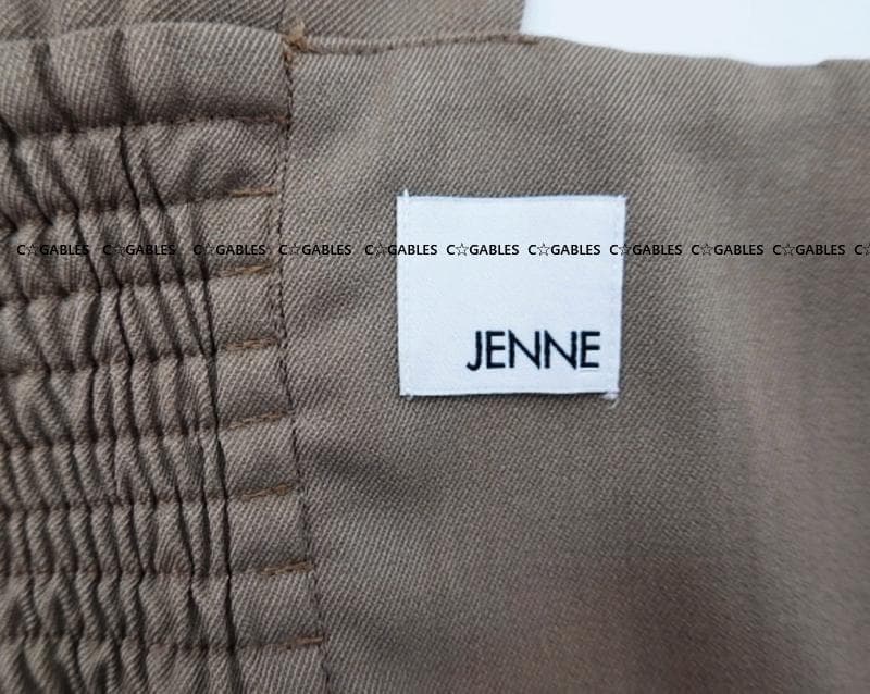 ★美品★JENNE ジェンヌ　フレアタックジャンパードレス