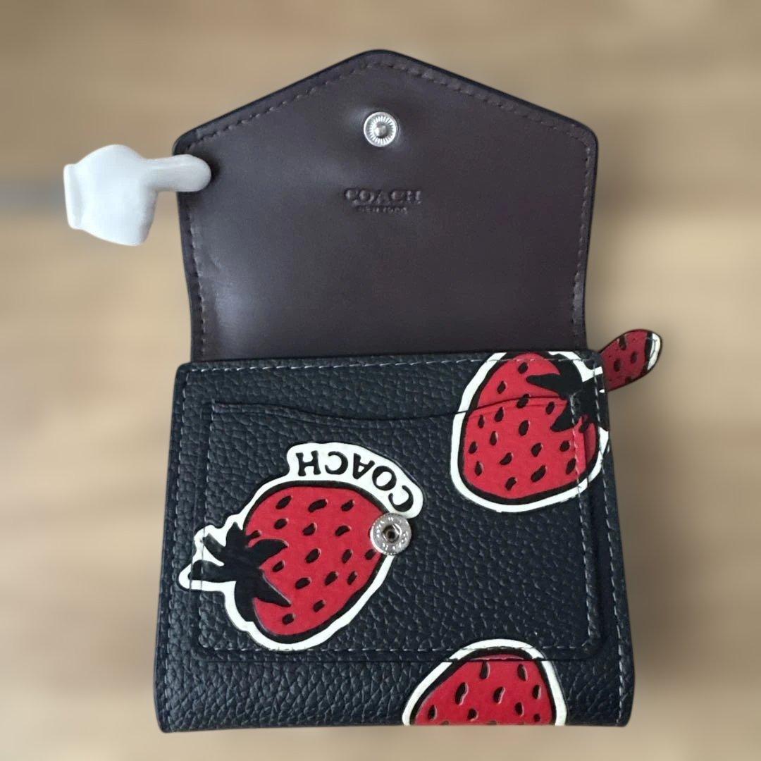 COACH いちご ストロベリー 二つ折り 財布 ブラック