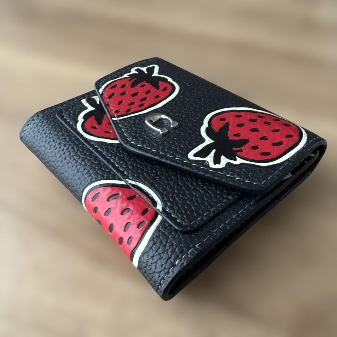COACH いちご ストロベリー 二つ折り 財布 ブラック