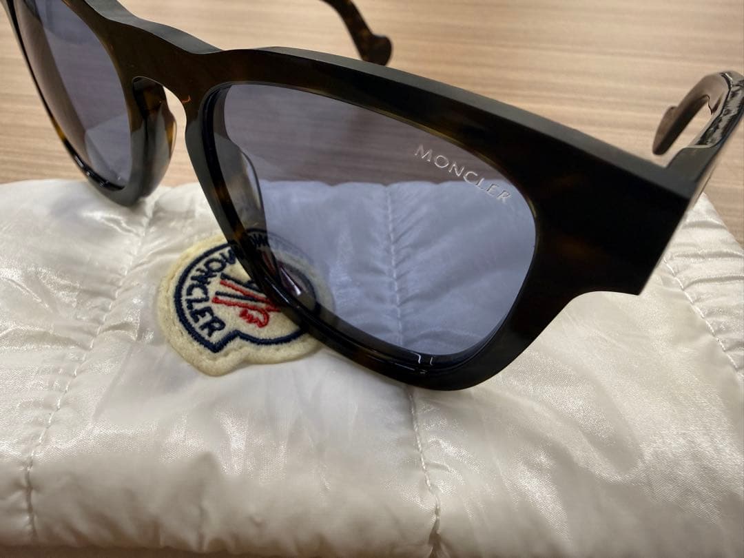 MONCLER サングラス イタリア製