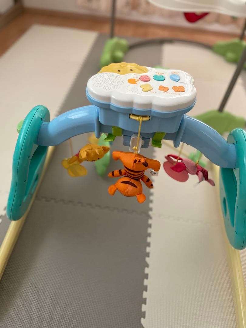 箱付きくまのプーさんえらべる回転6wayジムにへんしんメリー　シャカシャカえほん