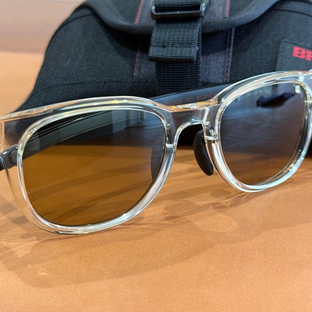小物 BRIEFING x Eyevol MELLICK