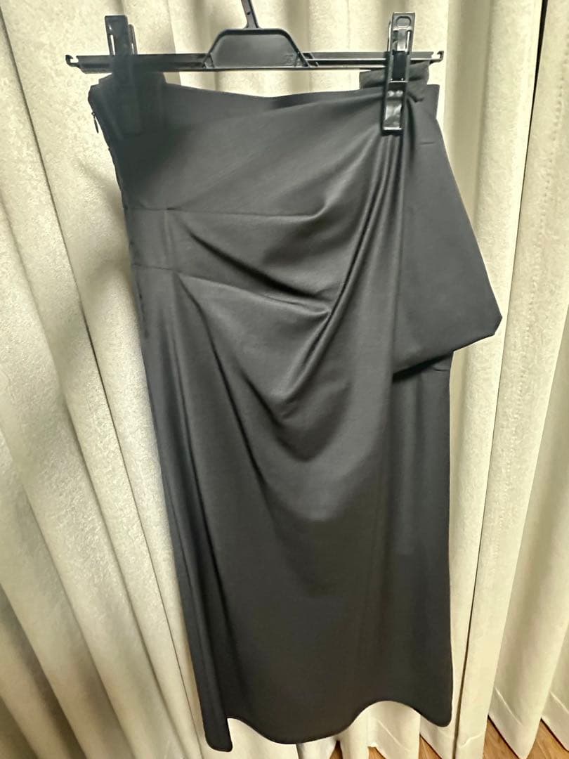 新品タグ付deres デレス18th Muse skirt ネイビー サイズ1