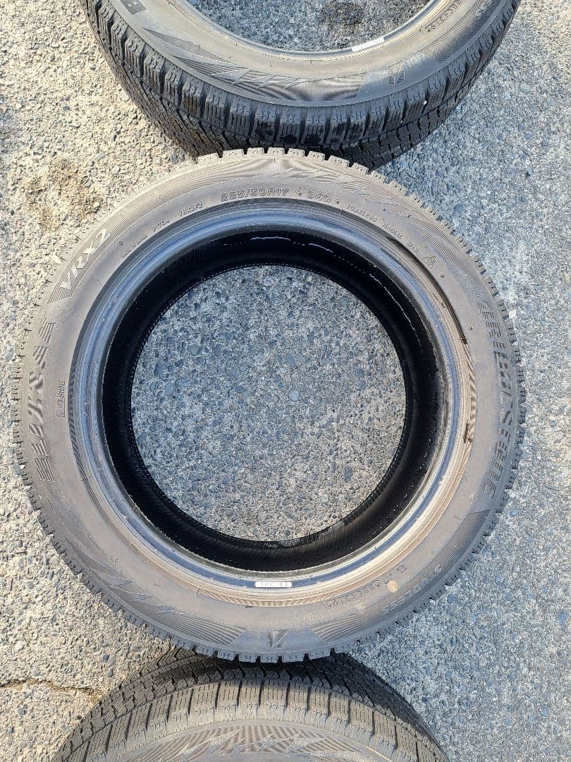 ブリヂストン VRX2 225/50R17 スタッドレスタイヤ　BS　送料込み