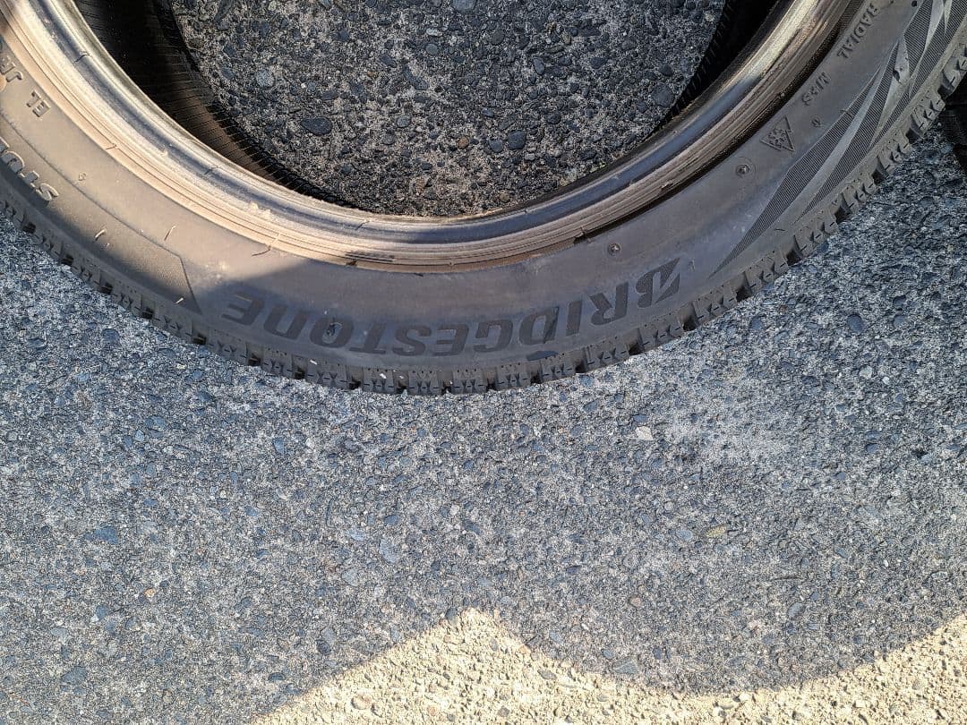 ブリヂストン VRX2 225/50R17 スタッドレスタイヤ　BS　送料込み