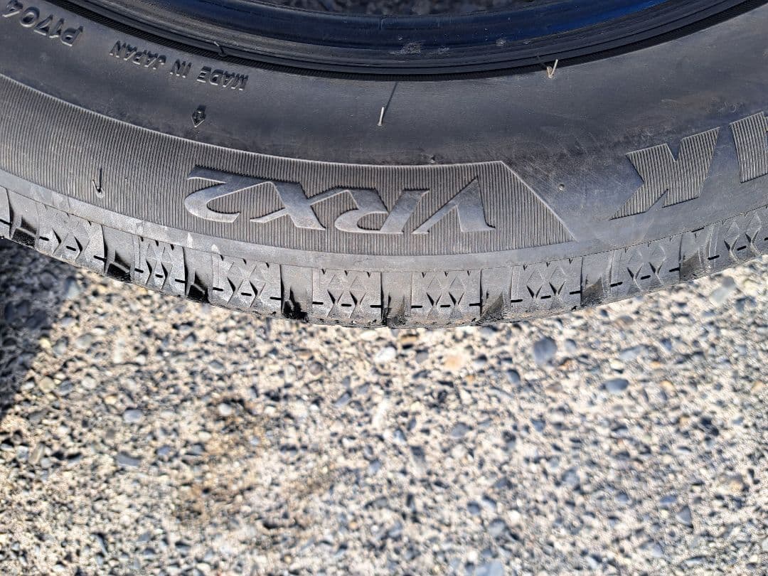 ブリヂストン VRX2 225/50R17 スタッドレスタイヤ　BS　送料込み
