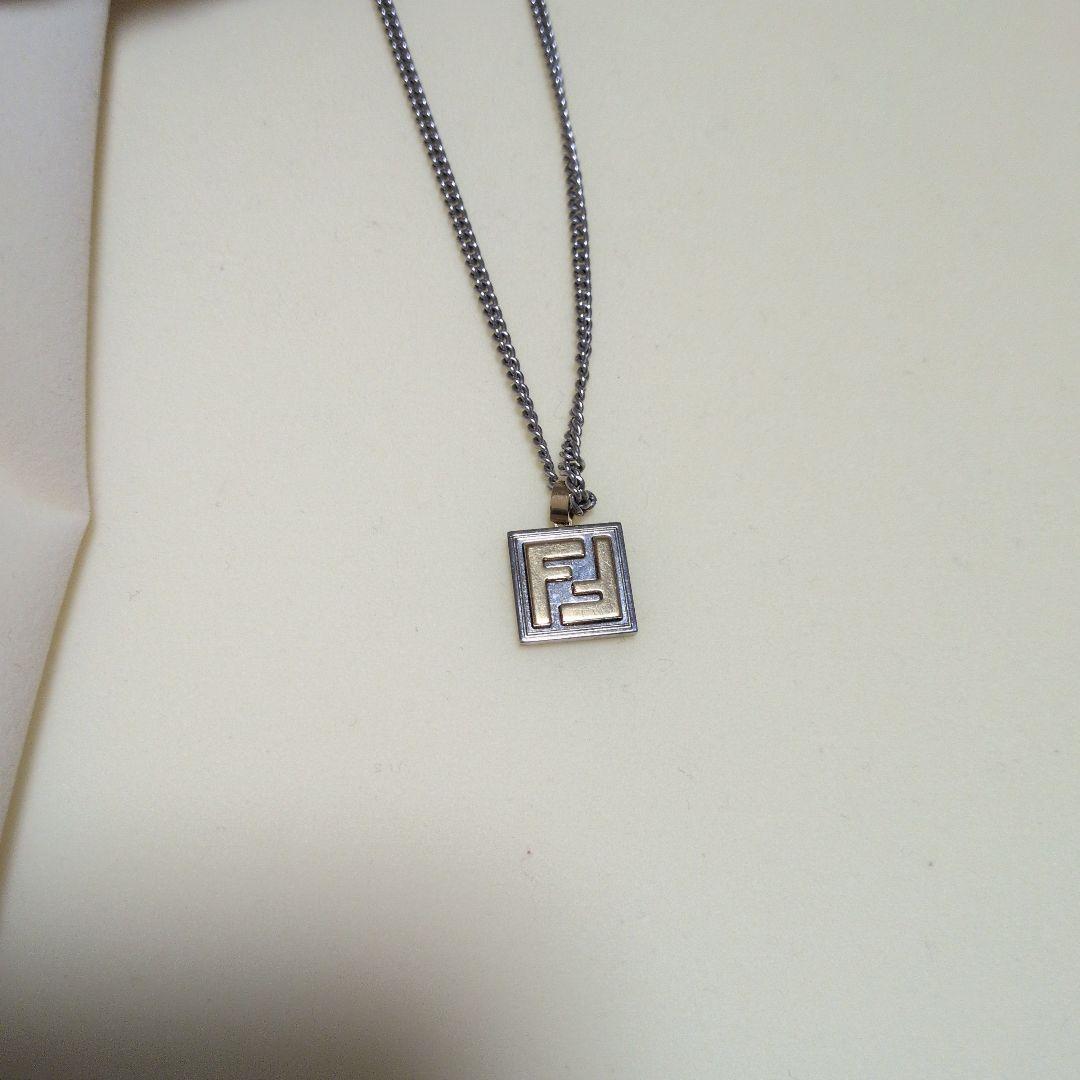 Fendi FFロゴネックレス　美品　目黒蓮　着用