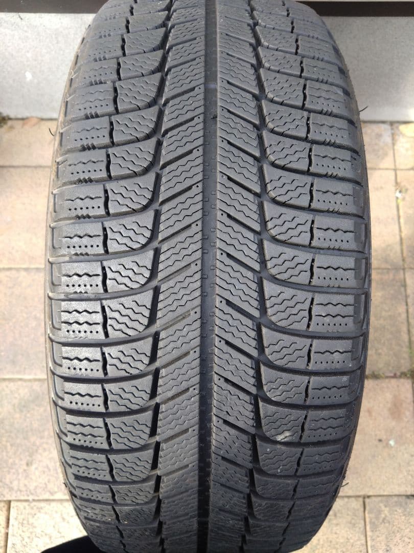 【値下げ】225/50R17 スタッドレス2本 ミシュラン X-ICE3+ ①