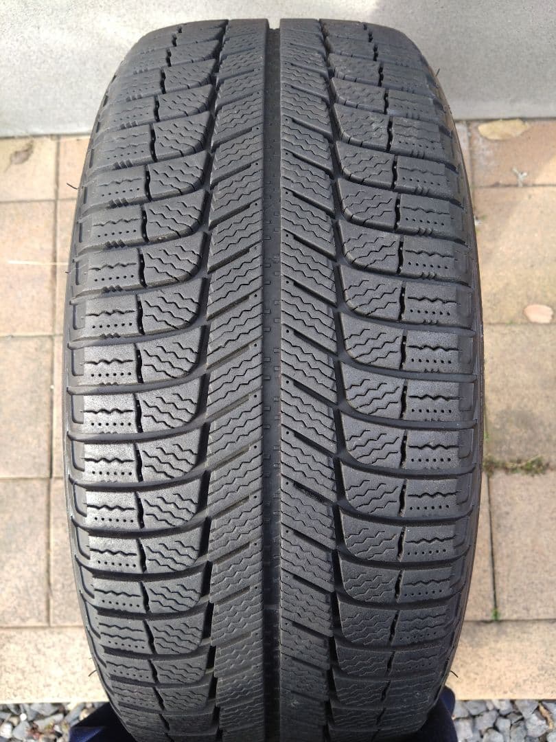 【値下げ】225/50R17 スタッドレス2本 ミシュラン X-ICE3+ ①