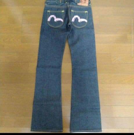 EVISU ピンク刺繍 ストレートジーンズ