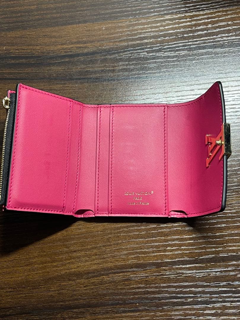 Louis Vuitton ポルトフォイユ・カプシーヌ コンパクト M62157