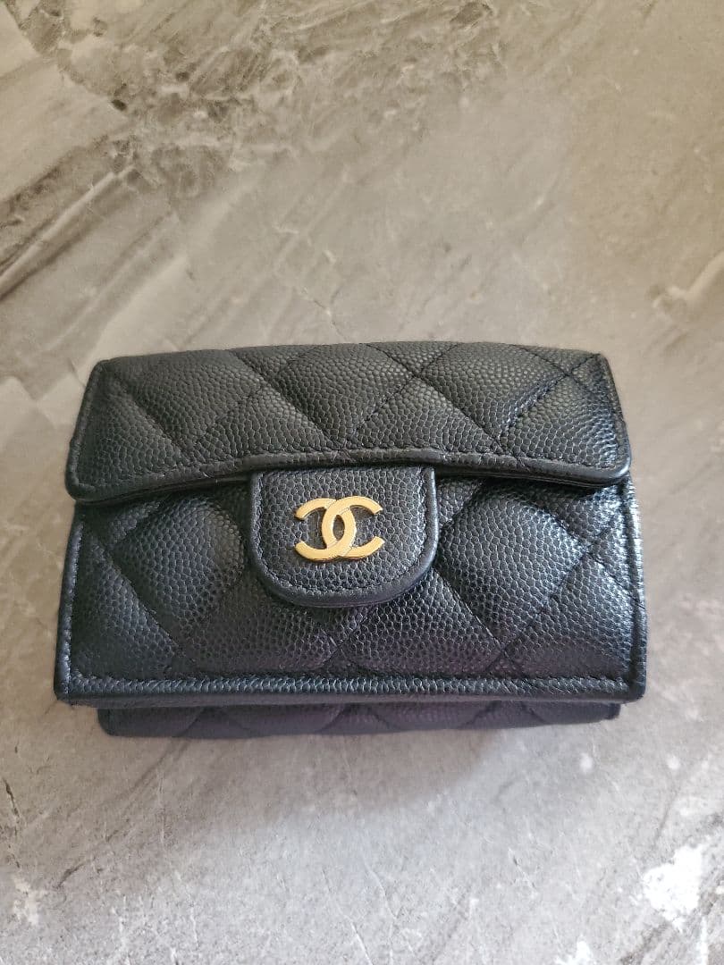 CHANEL シャネル キャビアキンマトラッセ 三折 ミニ財布