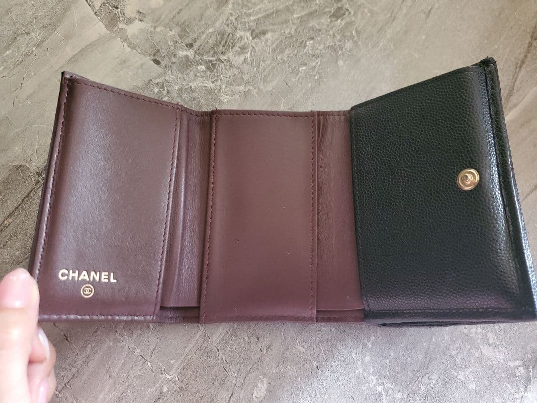 CHANEL シャネル キャビアキンマトラッセ 三折 ミニ財布