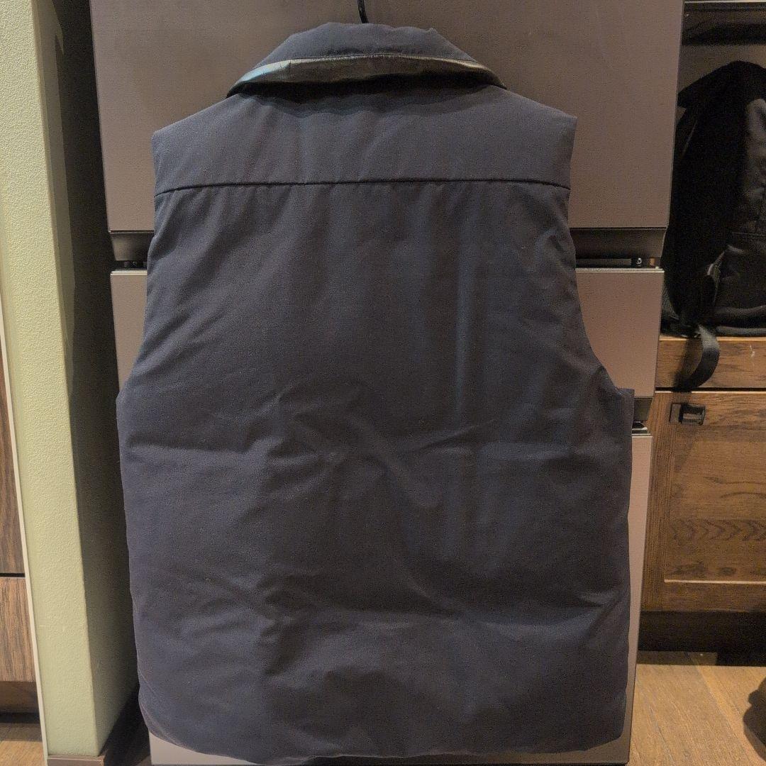 カナダグース ベスト