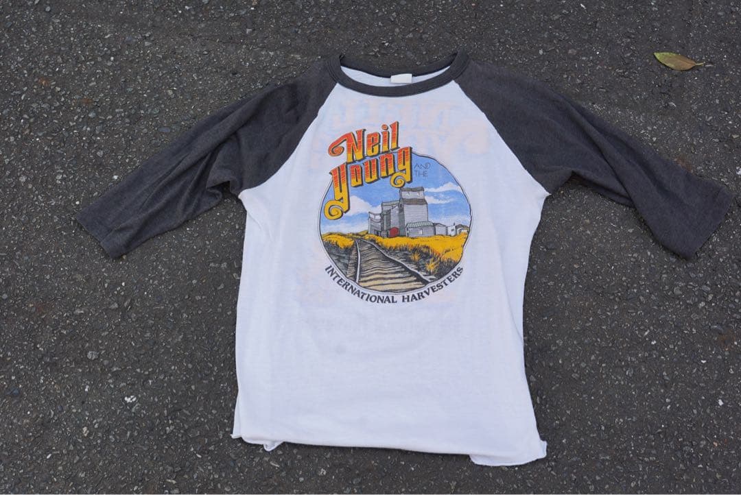 本日80s NEIL YOUNG ラグランTシャツ　ヴィンテージ　バンドTシャツ